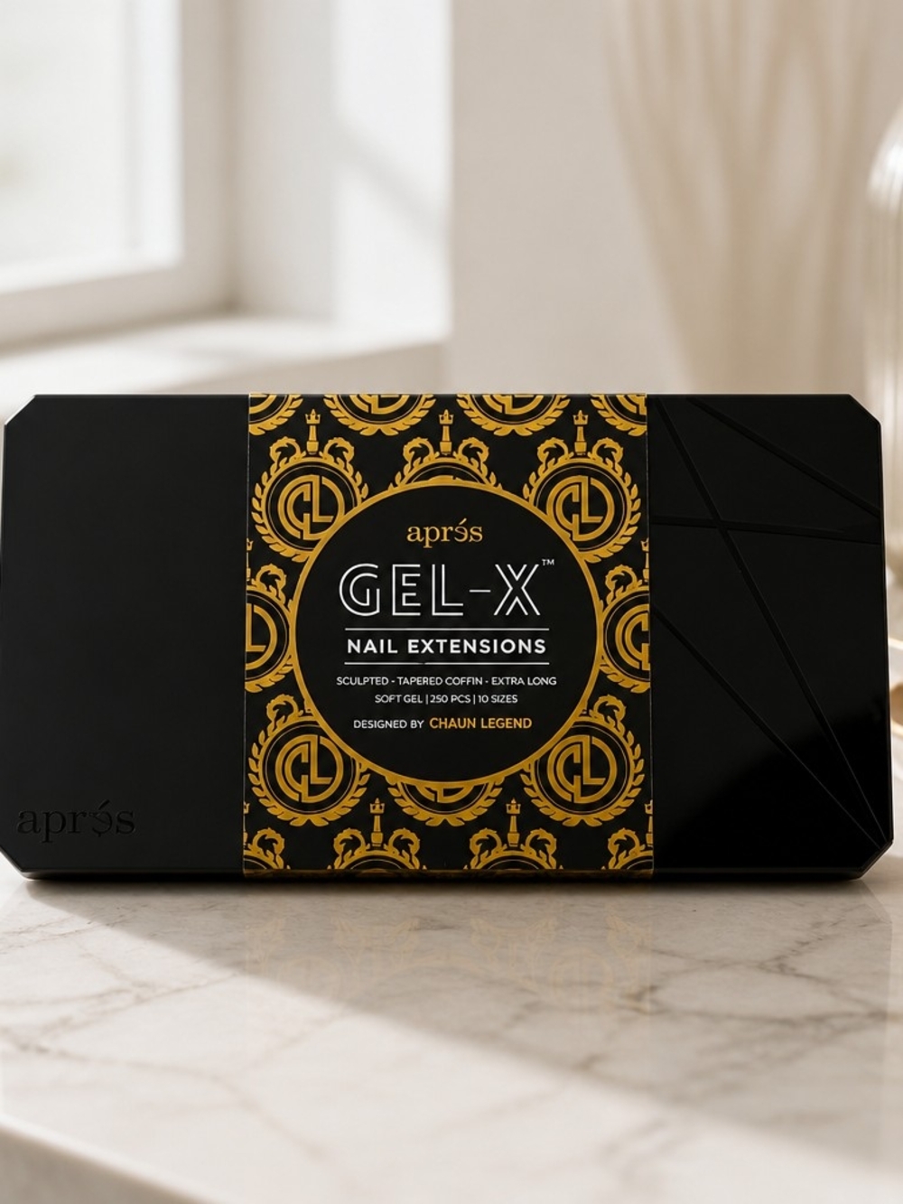 après GEL-X Black & Gold Nail Extensions